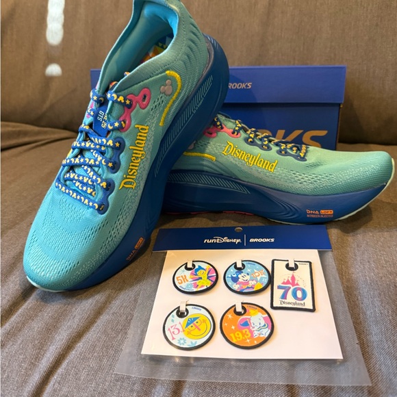 Brooks Run Disney 2026 Adrenaline GTS 25Disneyland Dumbo Weekend Women’s 8
